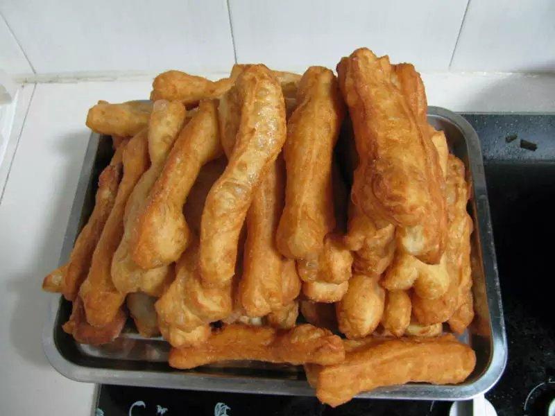 怎樣檢測(cè)油條中是否含有明礬 怎樣檢測(cè)油條中是否含有明礬